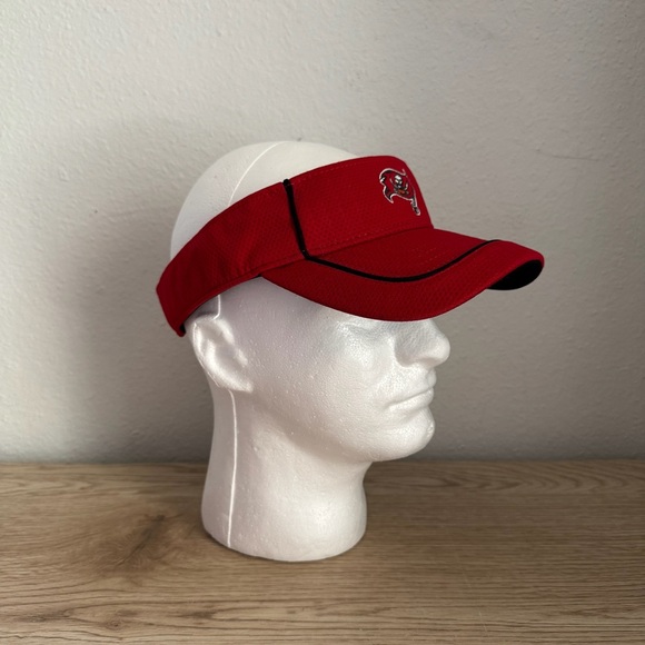Tampa Bay Buccaneers Visor Cap Hat Red & Black Adjustable Hook & Loop Closure - Picture 3 of 9